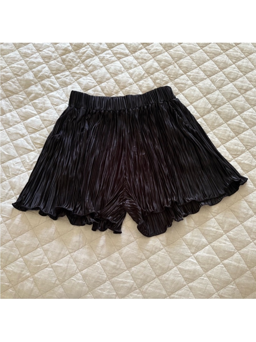 NWOT Halara Pleated Plisse High Waisted Shorts with Pockets in Black Size XS